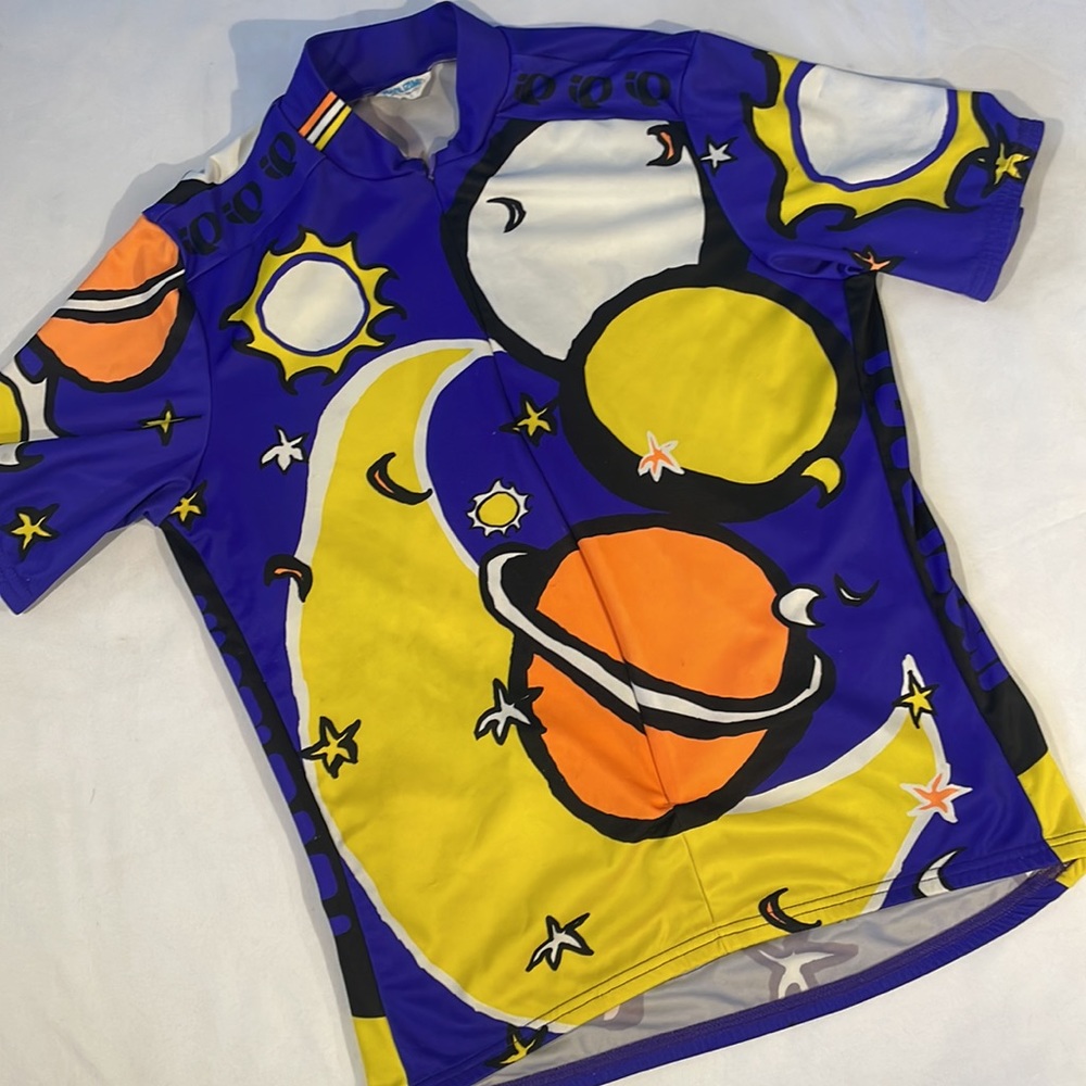 Unique, bright, and fun zip up top☄️⚡️